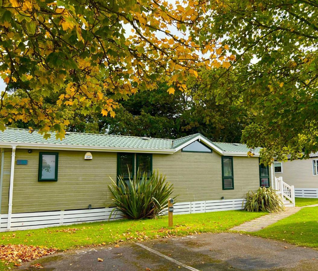 Jungle Lodge Lymington Dış mekan fotoğraf